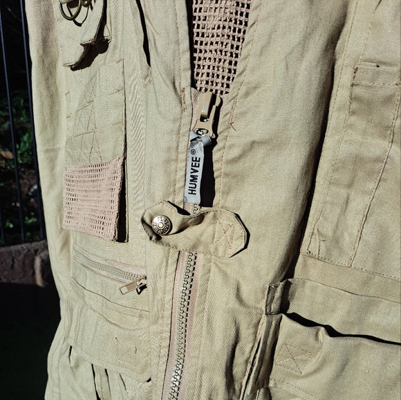 NWOT Humvee hunting/ fishing adventure vest XL. - Picture 4 of 6